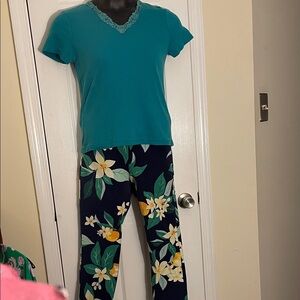Teal SS Cotton Top and Navy Floral Pants Set  M/10